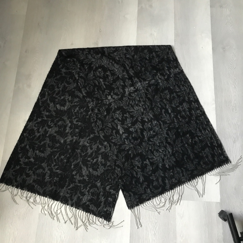 KOUSEI WOOL BLACK BLANKET SCARF FRINGE HEM SHAWL SOFT KNIT